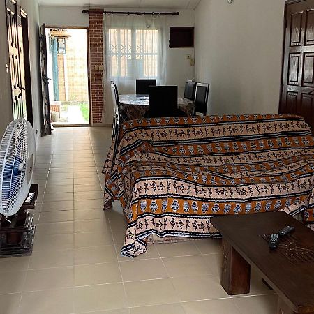 Villa Cb Abidjan Exteriör bild