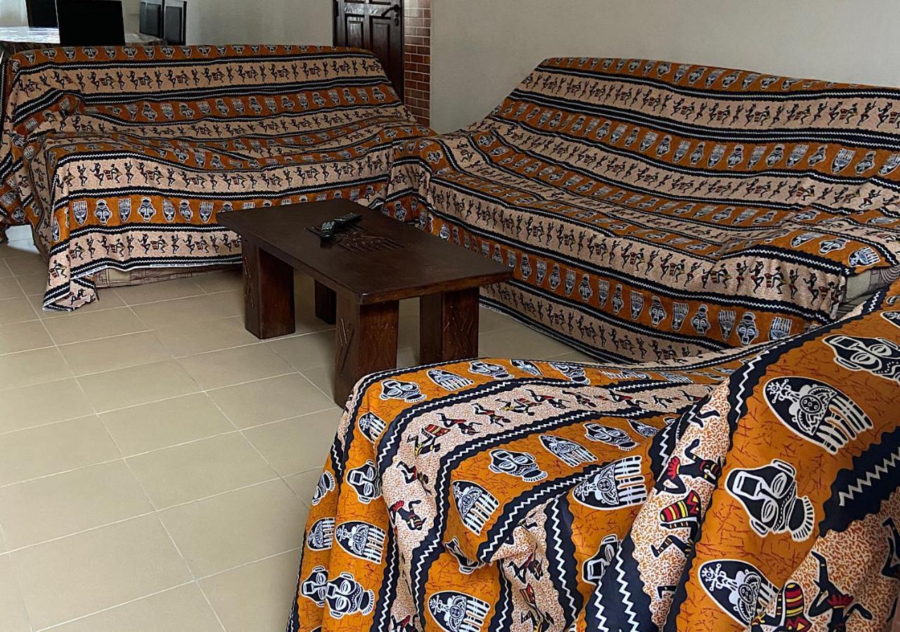 Villa Cb Abidjan Exteriör bild