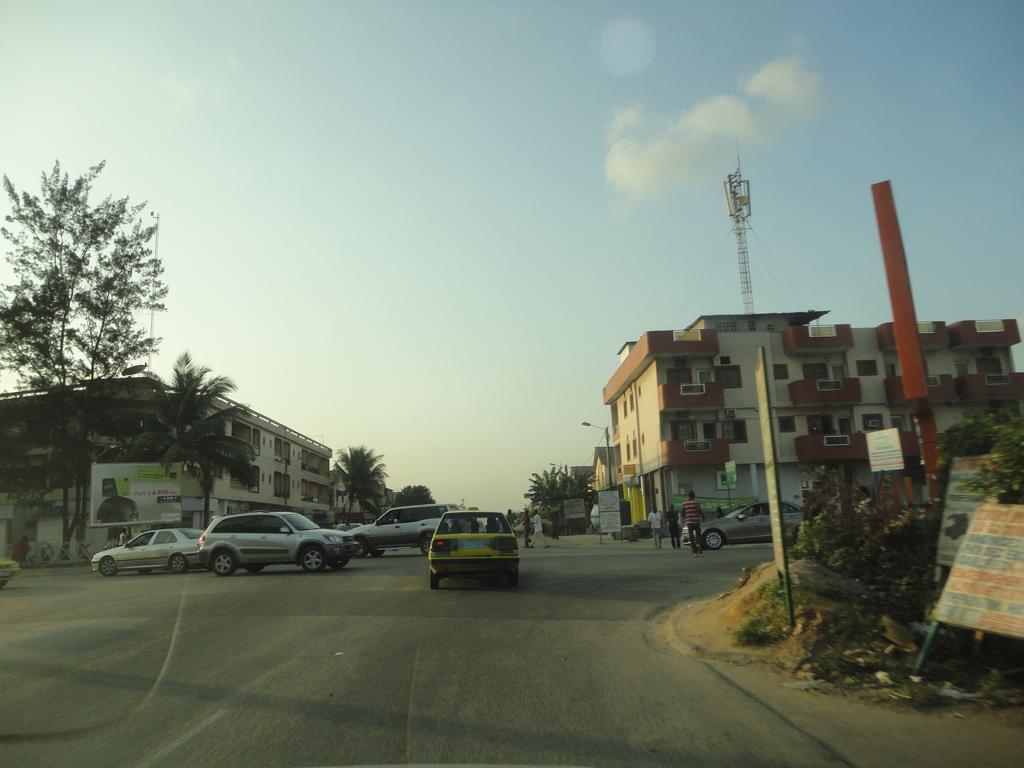 Villa Cb Abidjan Exteriör bild